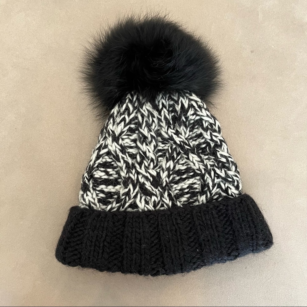 Black and White 100% Fox Fur Pom Pom Winter Beanie